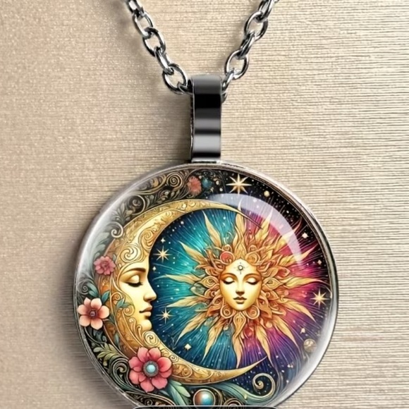 Jewelry - New Celestial Sun and Moon Pendant Necklace